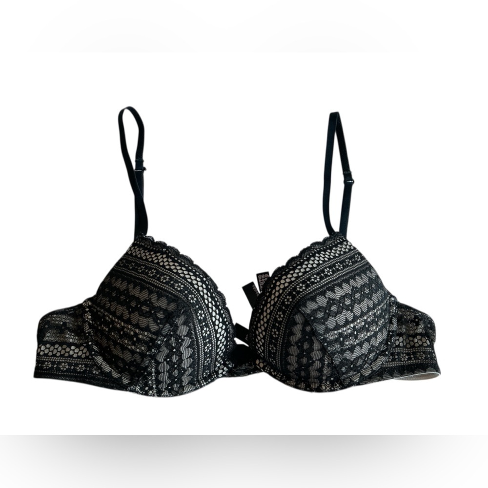 Victoria's Secret Black and Cream Lace Bra